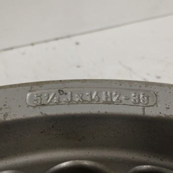 Recambio de llanta para alfa romeo 33 berlina 1.3 milano referencia OEM IAM 60561985 5,5JX14H2-39 4H 4X95 , 5