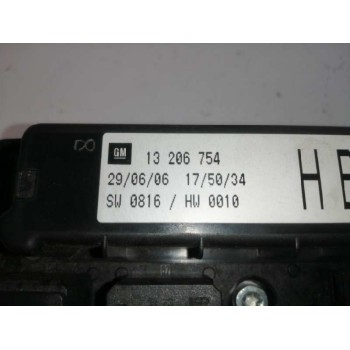 Recambio de caja reles / fusibles para opel astra gtc 1.9 cdti referencia OEM IAM 13206754  