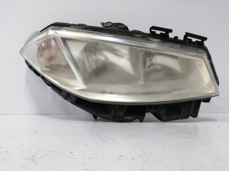 Recambio de faro derecho para renault megane ii berlina 3p 1.6 16v referencia OEM IAM 8200476431 PARA PULIR 
