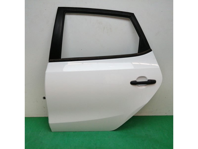 Recambio de puerta trasera izquierda para hyundai i30 1.4 cat referencia OEM IAM OBSERVAR FOTOS Recambio de puerta trasera izquierda para hyundai i30 1.4 cat referencia OEM IAM OBSERVAR FOTOS