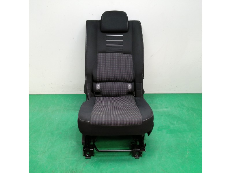 Recambio de asientos trasero izquierdo para toyota verso 1.8 16v cat referencia OEM IAM Recambio de asientos trasero izquierdo para toyota verso 1.8 16v cat referencia OEM IAM