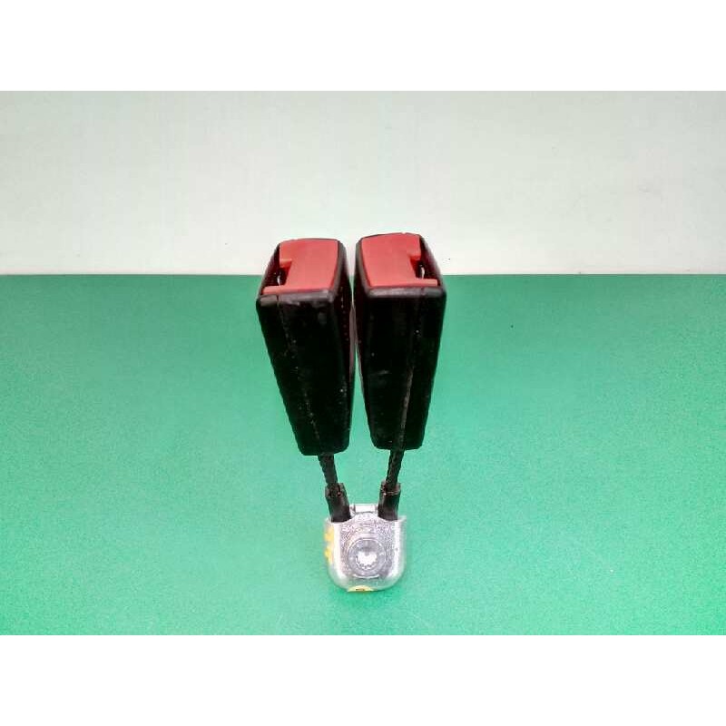 Recambio de enganche cinturon izquierdo para skoda spaceback (5h) ambition referencia OEM IAM 5JA857488 TRASERO 