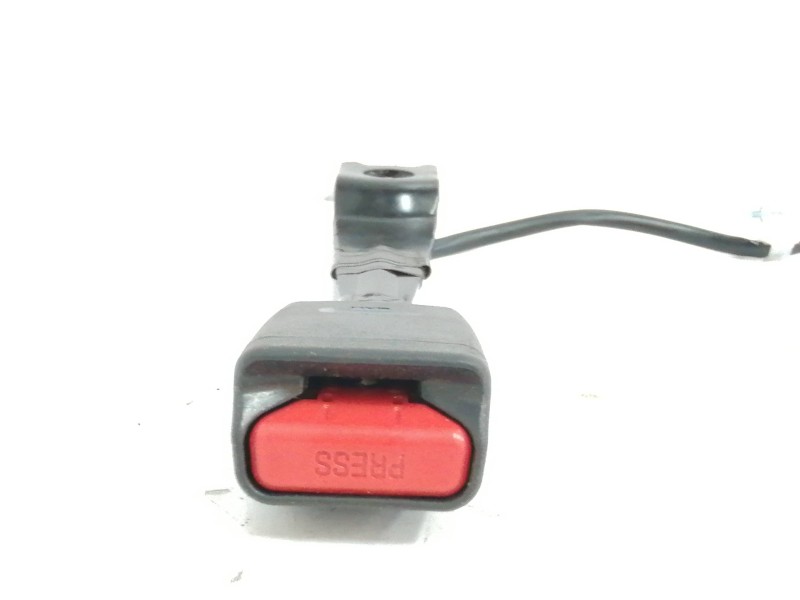 Recambio de enganche cinturon derecho para toyota verso 1.8 16v cat referencia OEM IAM Recambio de enganche cinturon derecho para toyota verso 1.8 16v cat referencia OEM IAM