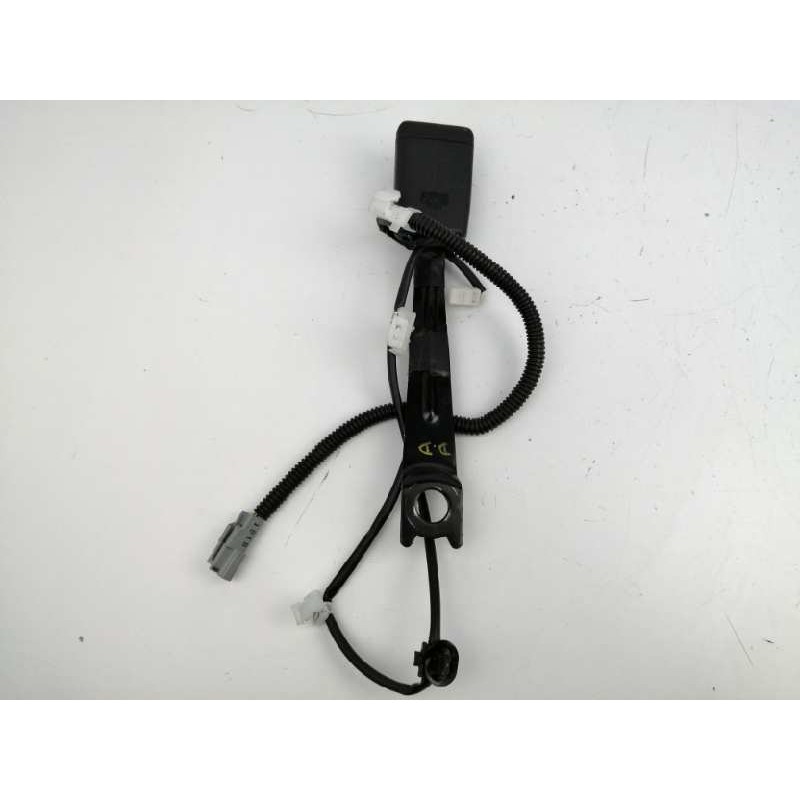 Recambio de enganche cinturon derecho para toyota auris active referencia OEM IAM G3729 DELANTERO 674991