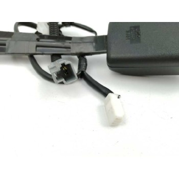 Recambio de enganche cinturon derecho para toyota auris active referencia OEM IAM G3729 DELANTERO 674991