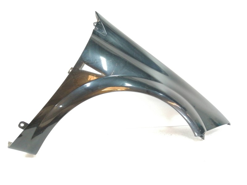 Recambio de aleta delantera derecha para renault megane ii berlina 3p 1.6 16v referencia OEM IAM 8200011077  