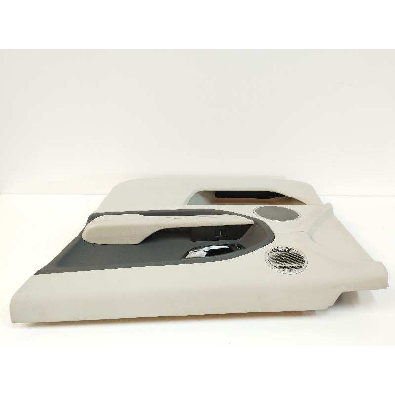 GUARNECIDO PUERTA DELANTERA DERECHA