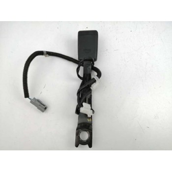 Recambio de enganche cinturon izquierdo para toyota auris active referencia OEM IAM G3729 DELANTERO 674990