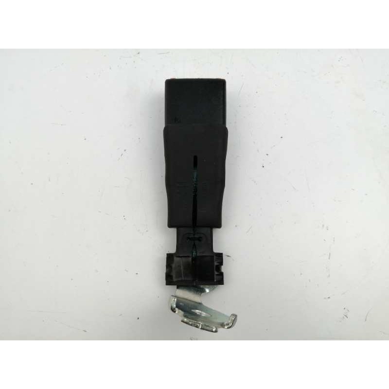 Recambio de enganche cinturon derecho para toyota auris active referencia OEM IAM 07479 TRASERO 