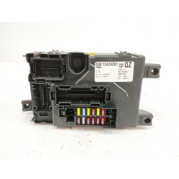 CAJA RELES / FUSIBLES 13424261 