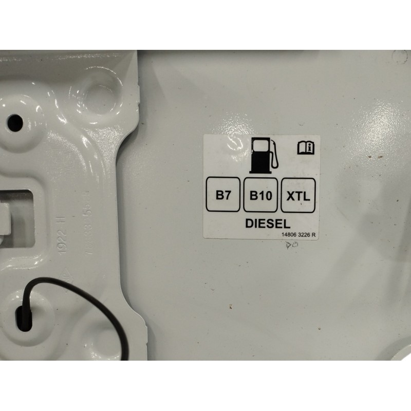 TAPA EXTERIOR COMBUSTIBLE