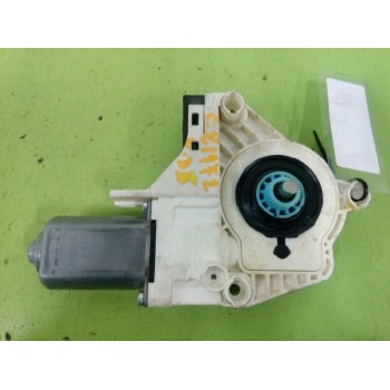 Recambio de motor elevalunas delantero izquierdo para land rover discovery 4 tdv6 se referencia OEM IAM AH2214B553AA 917226100 