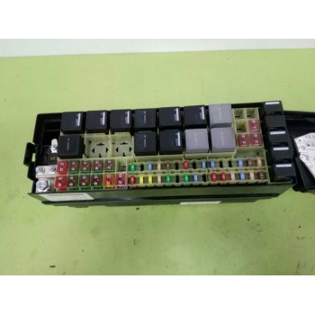 Recambio de caja reles / fusibles para land rover discovery 4 tdv6 se referencia OEM IAM CH2214290KB  