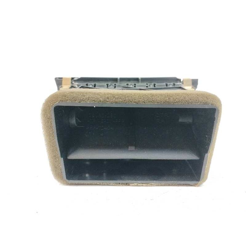 REJILLA AIREADORA DERECHA