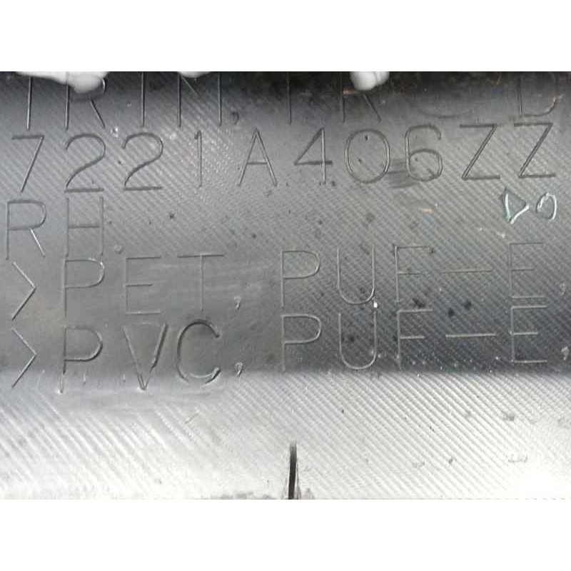 GUARNECIDO PUERTA DELANTERA DERECHA