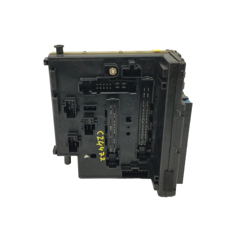 CAJA RELES / FUSIBLES