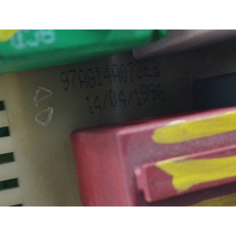 CAJA RELES / FUSIBLES