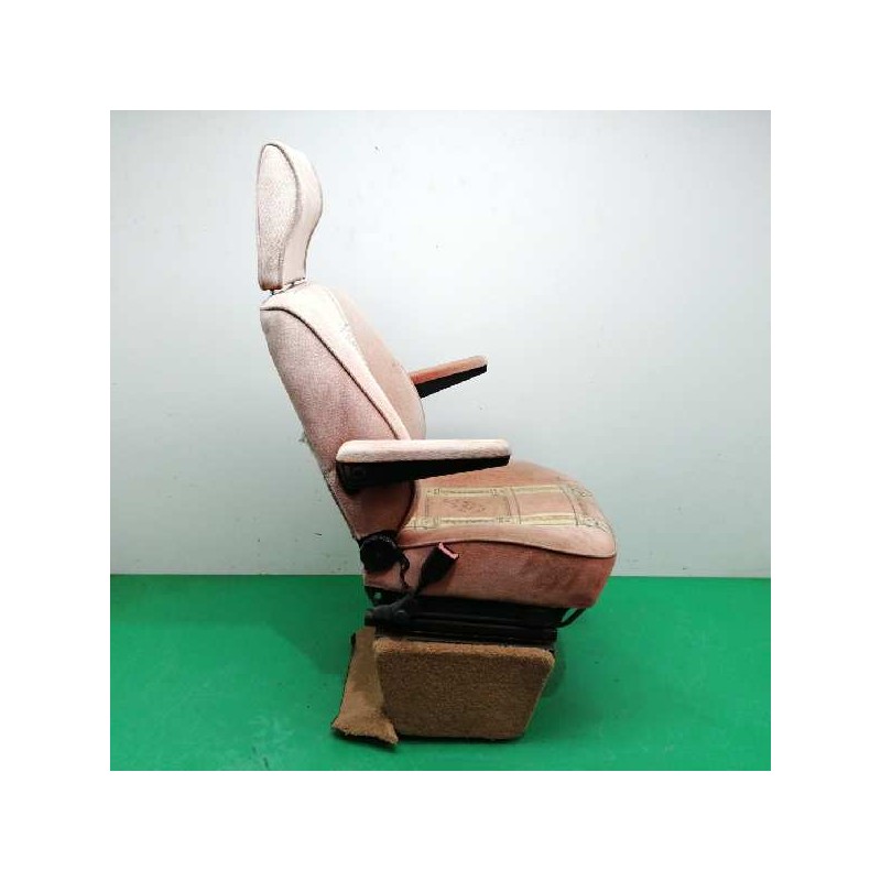 ASIENTO DELANTERO IZQUIERDO