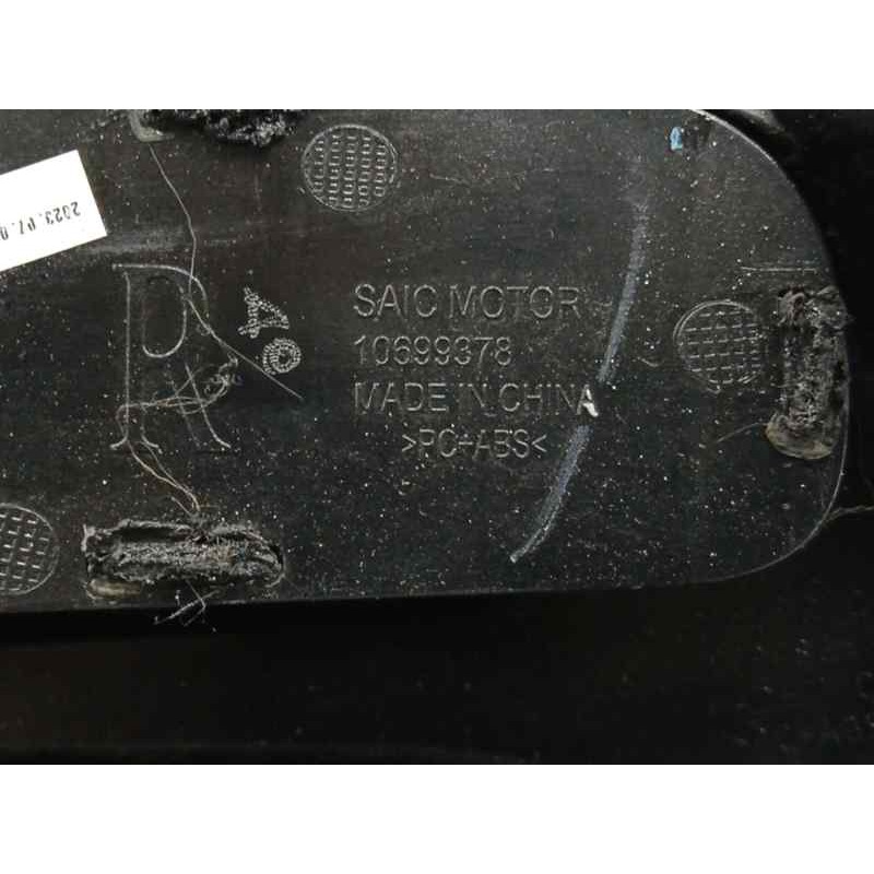 MOLDURAS DELANTERAS DEL PARAGOLPES LADO DERECHO