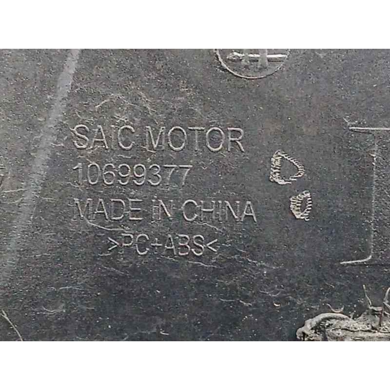 MOLDURAS DELANTERAS DEL PARAGOLPES LADO IZQUIERDO