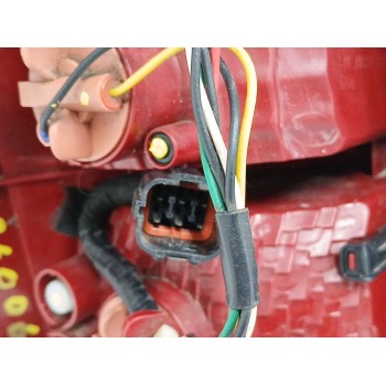 Recambio de piloto trasero derecho para kia carens iii monospace (un) 2.0 crdi 140 referencia OEM IAM 924021D010  92402100