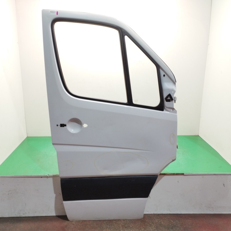 Recambio de puerta delantera derecha para mercedes-benz sprinterii caja cerrada (desde 01.06) 2.1 cdi referencia OEM IAM  NECESI