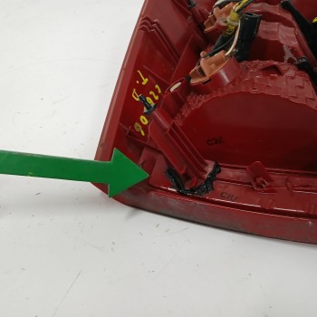 Recambio de piloto trasero derecho para kia carens iii monospace (un) 2.0 crdi 140 referencia OEM IAM 924021D010  92402100