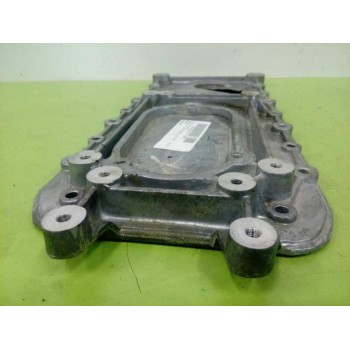 Recambio de no identificado para land rover discovery 4 tdv6 se referencia OEM IAM UCC500081 SEPARADOR 