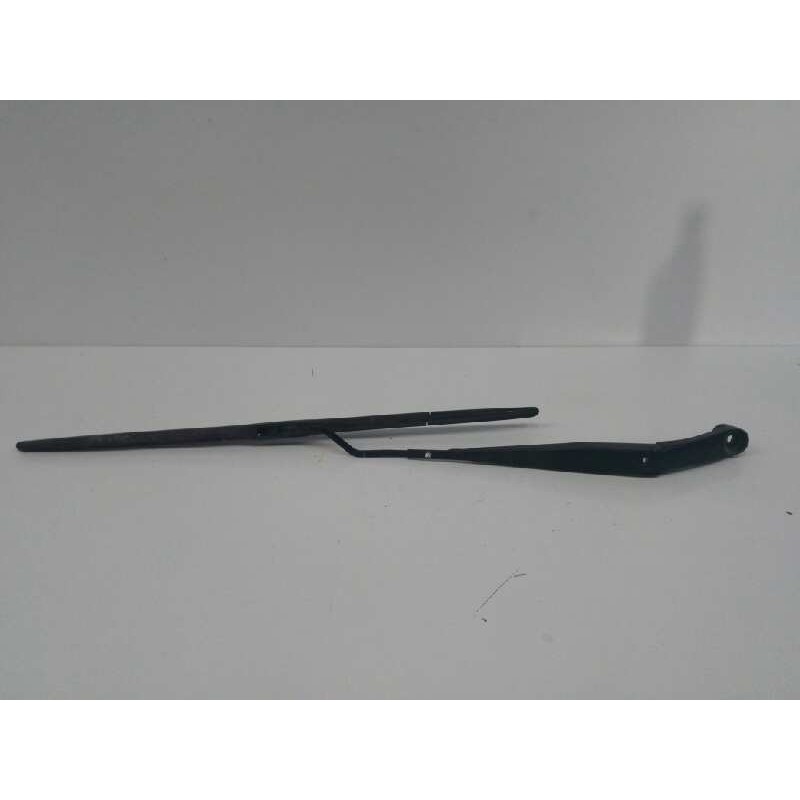Recambio de brazo limpia delantero izquierdo para kia rio iii (ub) 1.1 crdi referencia OEM IAM   