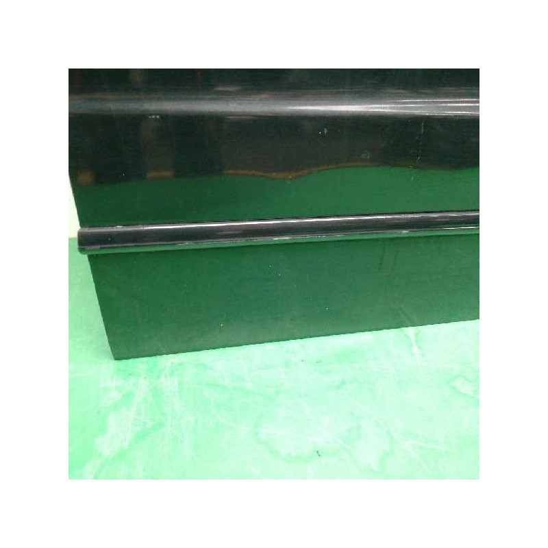 PUERTA DELANTERA DERECHA OBSERVAR FOTO