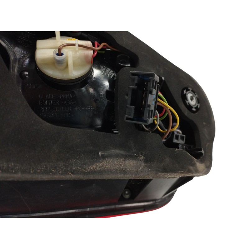 PILOTO TRASERO DERECHO