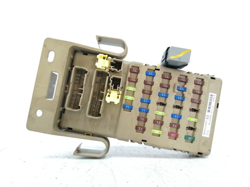 Recambio de caja reles / fusibles para subaru legacy familiar/outback b13 (bp) 2.0 diesel cat referencia OEM IAM 82201AJ000 Recambio de caja reles / fusibles para subaru legacy familiar/outback b13 (bp) 2.0 diesel cat referencia OEM IAM 82201AJ000