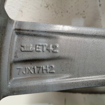 Recambio de llanta para seat leon st (5f8) 2.0 tdi referencia OEM IAM 5F0601025M 7JX17H2 ET42 5H 5X110