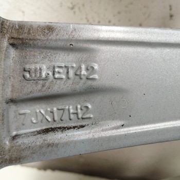 Recambio de llanta para seat leon st (5f8) 2.0 tdi referencia OEM IAM 5F0601025M 7JX17H2 ET42 5H 5X110
