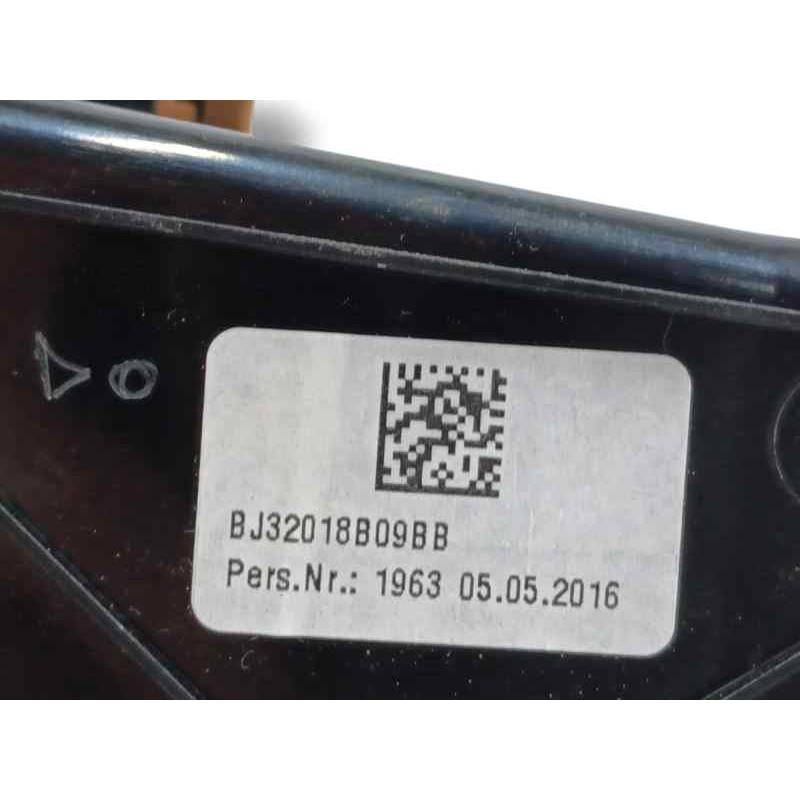 REJILLA AIREADORA DELANTERA IZQUIERDA