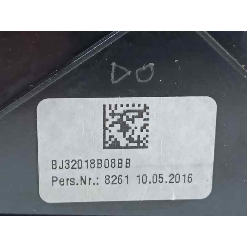 REJILLA AIREADORA DELANTERA DERECHA