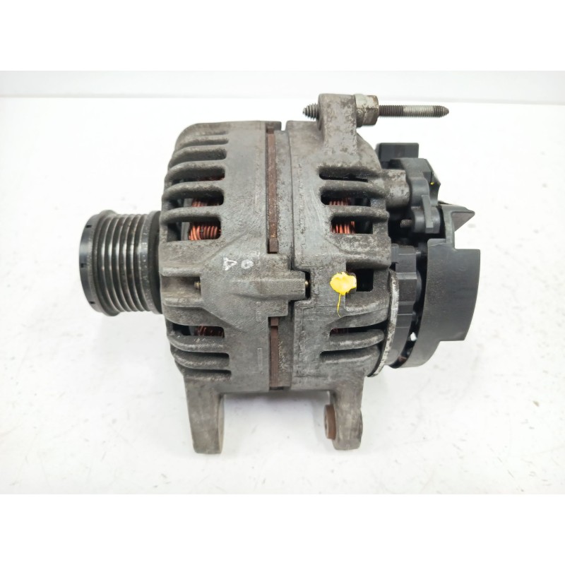 Recambio de alternador para renault clio iii (br0/1, cr0/1) 1.5 dci (br17, cr17) referencia OEM IAM 8200390675 0124425037 120A