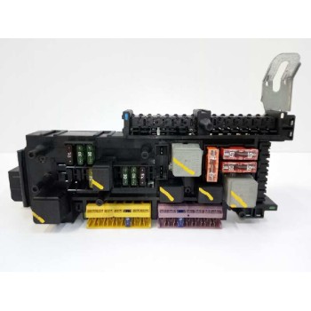 CAJA RELES / FUSIBLES 017187811 