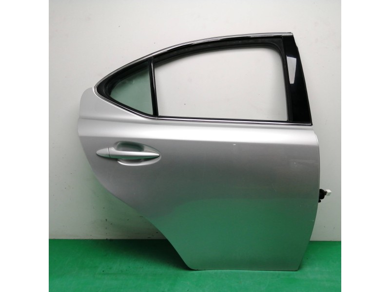 Recambio de puerta trasera derecha para lexus is200 (ds2/is2) 2.2 d-cat referencia OEM IAM  OBSERVAR FOTOS 