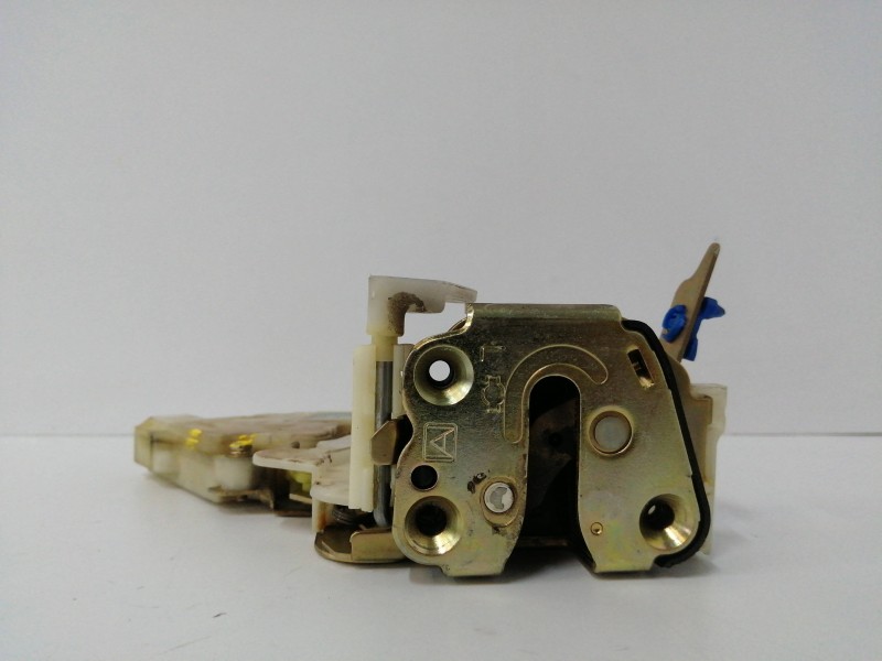 Recambio de cerradura maletero / porton para nissan terrano/terrano.ii (r20) 2.7 turbodiesel referencia OEM IAM 8055301U61  