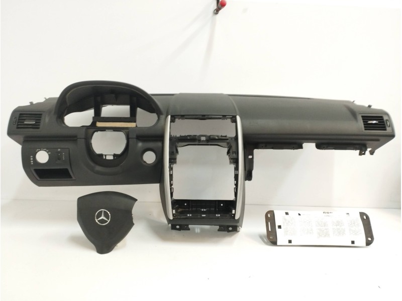 Recambio de salpicadero para mercedes-benz clase a (w169) 1.5 cat referencia OEM IAM A16968007 0008607403 1698600005
