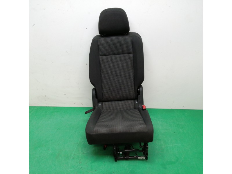 Recambio de asientos trasero derecho para volkswagen caddy furgón/kombi 2.0 tdi referencia OEM IAM Recambio de asientos trasero derecho para volkswagen caddy furgón/kombi 2.0 tdi referencia OEM IAM