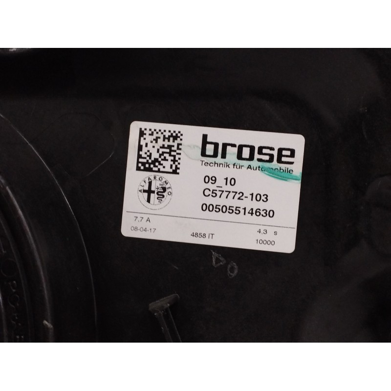 ELEVALUNAS DELANTERO DERECHO SIN MOTOR