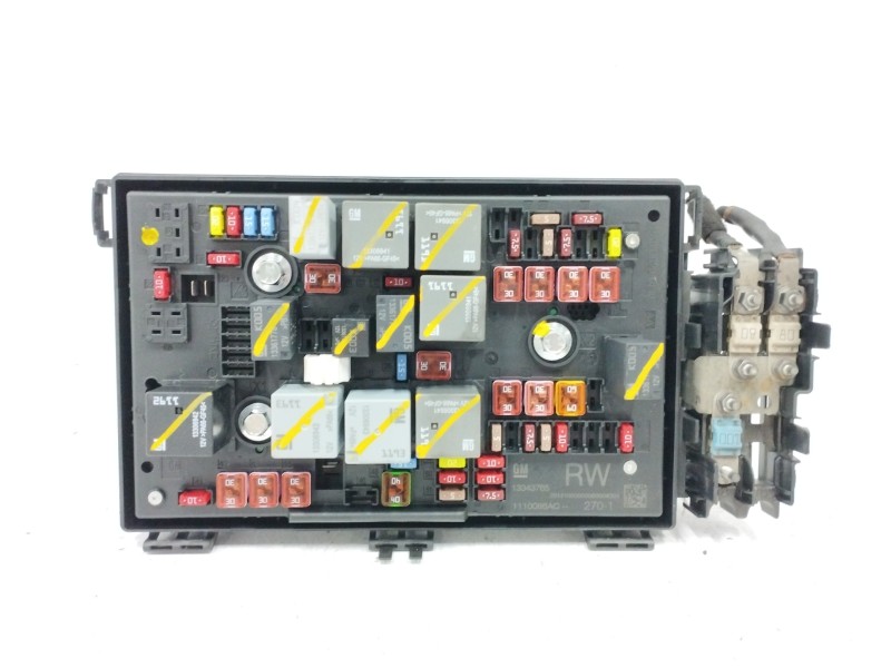 Recambio de caja reles / fusibles para opel astra j sports tourer 1.7 16v cdti referencia OEM IAM 13343765  