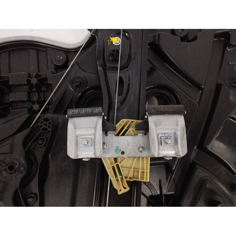 ELEVALUNAS TRASERO IZQUIERDO SIN MOTOR