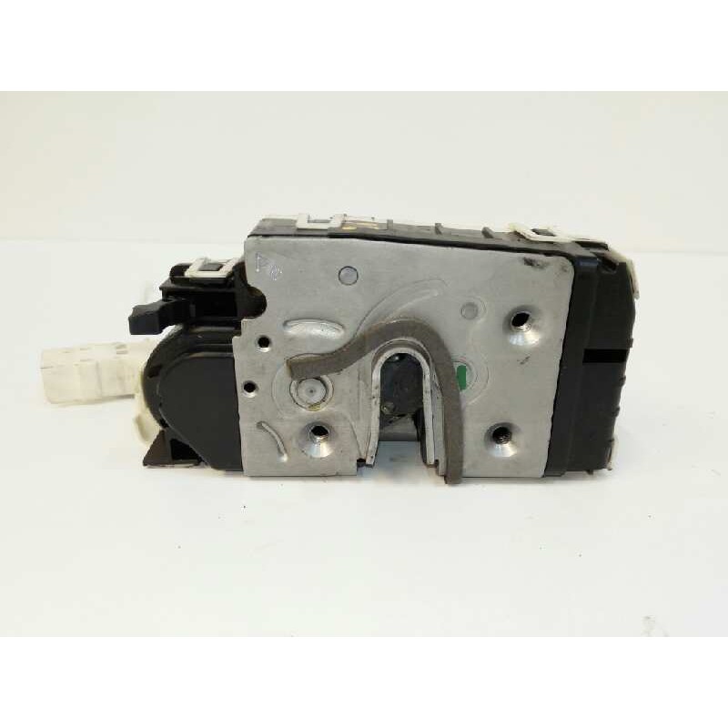 Recambio de cerradura puerta trasera izquierda para mercedes-benz clase c (w204) c 320 cdi (204.022) referencia OEM IAM A2047300