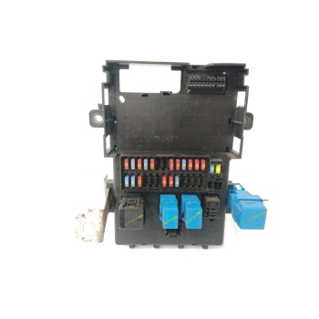 CAJA RELES / FUSIBLES 