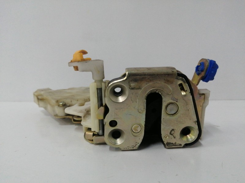 Recambio de cerradura puerta delantera izquierda para nissan terrano/terrano.ii (r20) 2.7 turbodiesel referencia OEM IAM 8055391 Recambio de cerradura puerta delantera izquierda para nissan terrano/terrano.ii (r20) 2.7 turbodiesel referencia OEM IAM 8055391