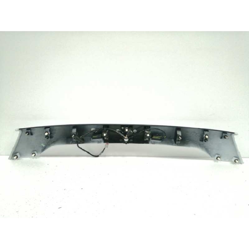 MOLDURA TRASERA PORTON BLANCO OBSERVAR FOTOS