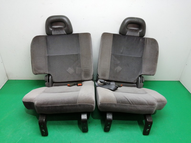 Recambio de asientos traseros para nissan terrano/terrano.ii (r20) 2.7 turbodiesel referencia OEM IAM  TERCERA FILA 